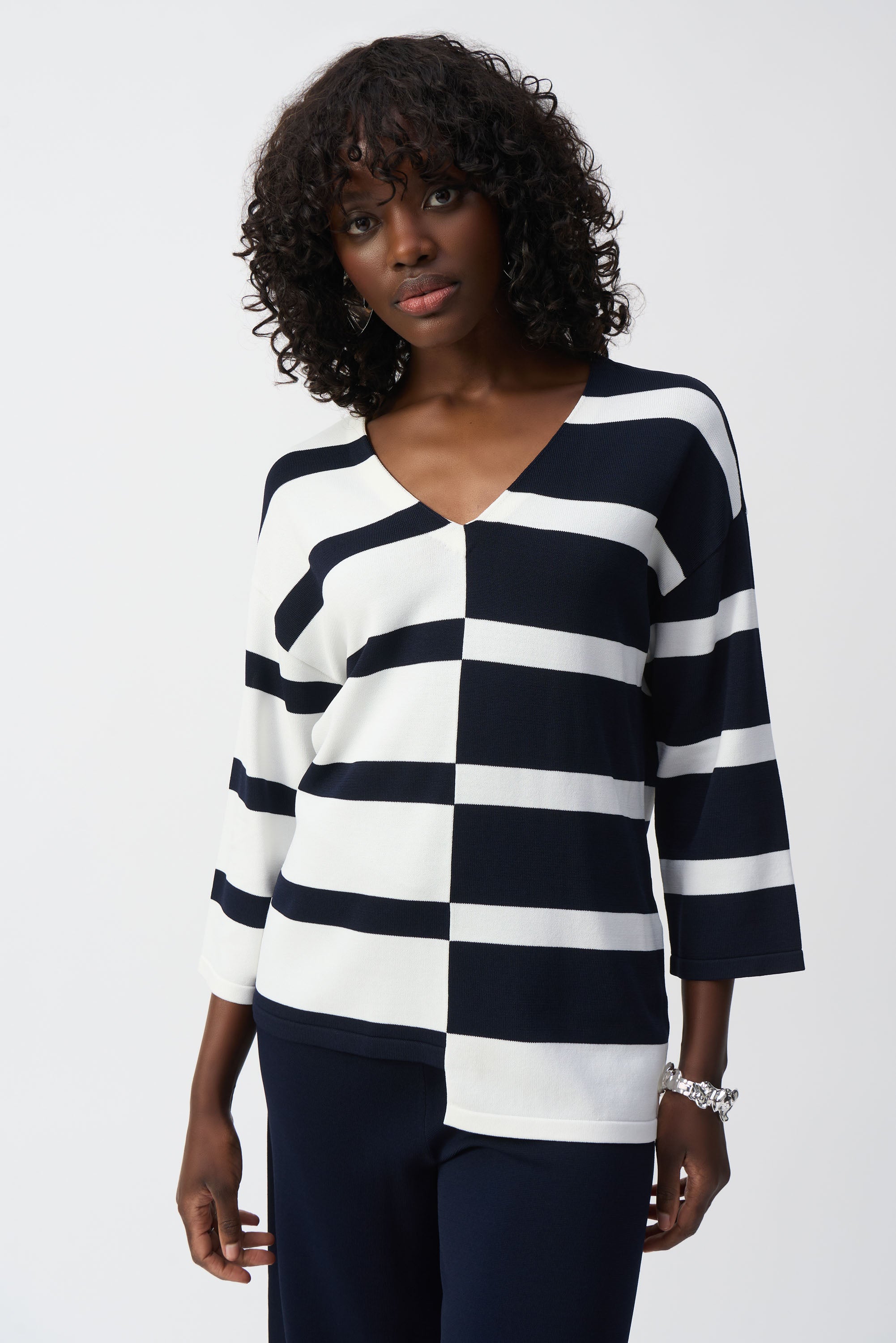 Striped Sweater Knit V-Neck Pullover (251914)